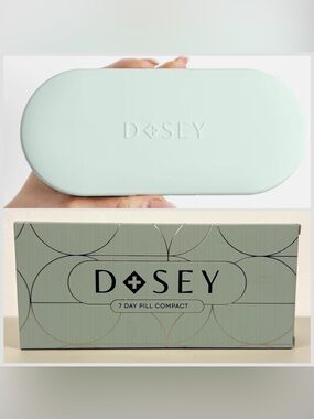 Dosey 7 Day Travel Pill Organizer Compact Weekly Pill Case w/ Mirror Sage Green